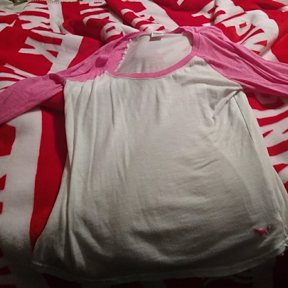 VS pink tee